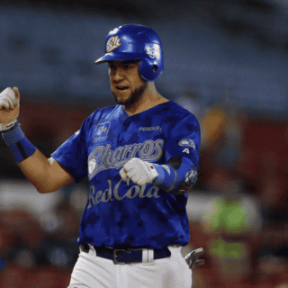 Charros sufre, pero se adelanta en la serie