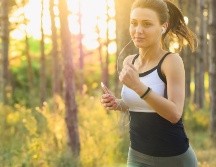 Con ejercicios cortos y de intensidad gradual, se trabajan los grupos musculares en cadena. PIXABAY