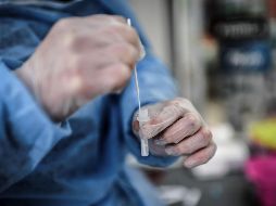 México acumula más de 3.9 millones de casos y casi 300 mil muertes de COVID-19, la cuarta cifra más alta del mundo. De ómicron se han detectado 40 casos. AFP / ARCHIVO