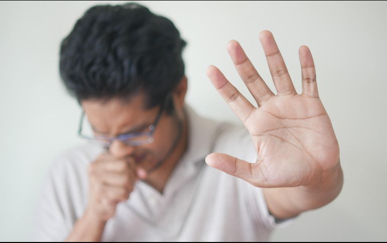 Si sufres de indigestión ingiere mucha agua, evita bebidas alcohólicas y fumar, y en caso de presentar síntomas mayores acude con un médico.  ESPECIAL/Photo by Towfiqu barbhuiya on Unsplash