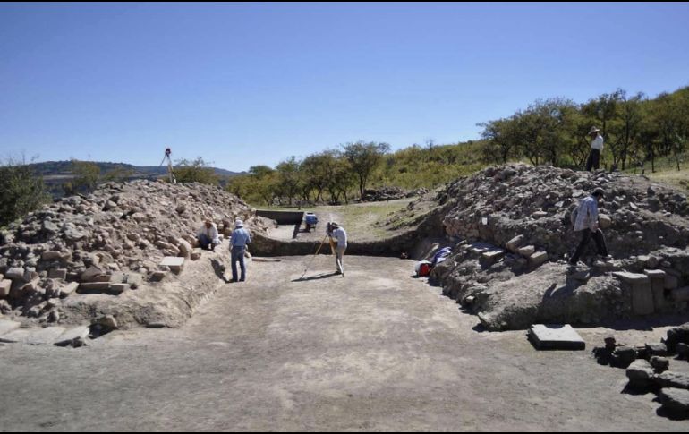  El monolito descubierto en 2005, permaneció sumergido en un cuerpo de agua durante dos mil años. EFE/ARCHIVO