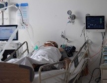 La rama europea de la OMS, advirtió este martes que aunque ómicron sea menos grave provocará un gran número de hospitalizaciones. AFP / ARCHIVO