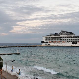 Arriba a Mazatlán crucero con 14 pasajeros contagiados de COVID