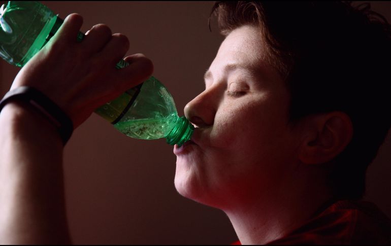 Mantener una alimentación balanceada es la mejor forma de cuidar a nuestro organismo. ESPECIAL/Photo by Shane on Unsplash