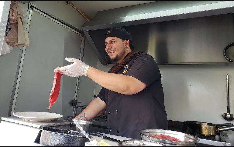 Jonathan Zepeda Guillén, apasionado de la cocina y fundador de Parilla Quetzal. EL INFORMADOR / CYNTHIA MÁRQUEZ