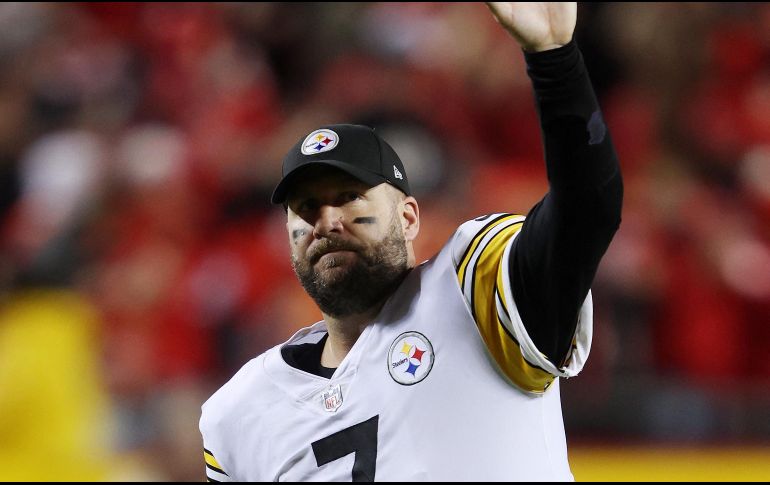 Ben Roethlisberger, de 39 años, cumple su último año de contrato con los Acereros. Ha jugado ahí 18 temporadas. AFP