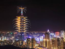 Espectáculo de Año Nuevo en el Taipéi 101. ESPECIAL/CORTESÍA DE TAIPÉI 101.