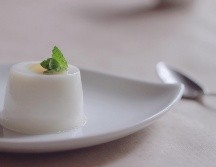 Deleita una rica gelatina de leche. ESPECIAL/Photo by Jade Seok on Unsplash.