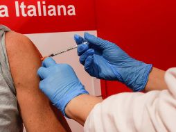 El año 2021 también finaliza con nueve mil 150 millones de vacunas administradas en el mundo. EFE / ARCHIVO