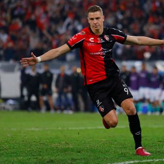 Cruz Azul busca urgentemente a un delantero