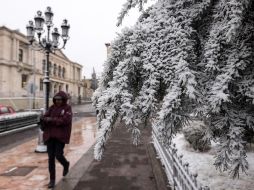 Vista de una calle cubierta de hielo debido a los intensos fríos en la ciudad de Saltillo, Coahuila. EFE/ARCHIVO