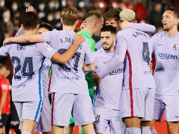 Jjugadores del FC Barcelona celebran la victoria tras el partido de la jornada 19 de LaLiga Santander. EFE/C. Cladera