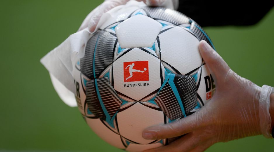 Con la nueva regla las asociaciones estatales y regionales que forman parte de la Federación Alemana designarán personas de confianza para ayudar a cualquier jugador para otorgar el nuevo derecho. AFP / ARCHIVO
