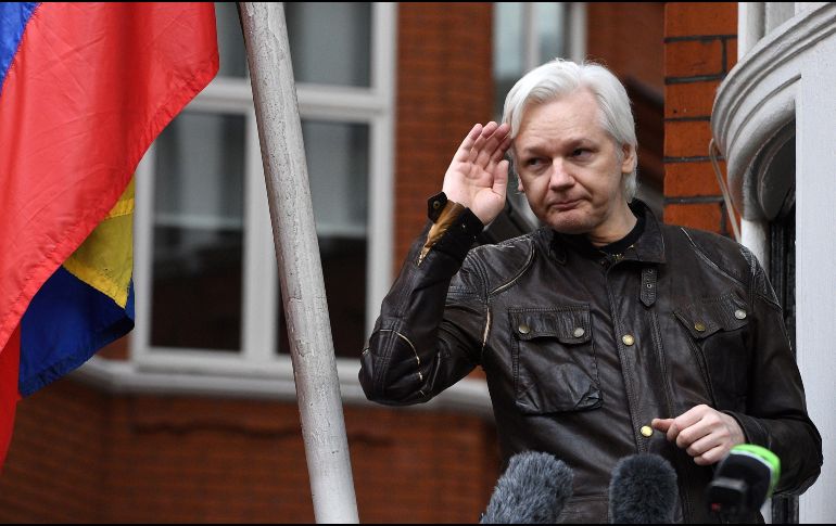 AMLO reiteró su ofrecimiento de asilo para Assange (foto), y consideró que el gobierno estadounidense debe actuar con 