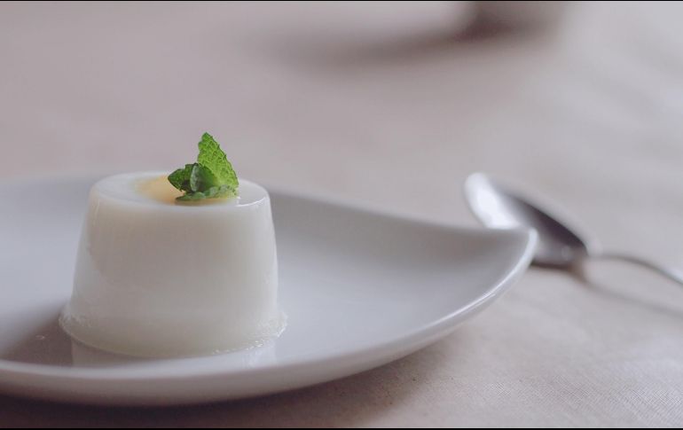 Gelatina de leche. ESPECIAL/Photo by Jade Seok on Unsplash.