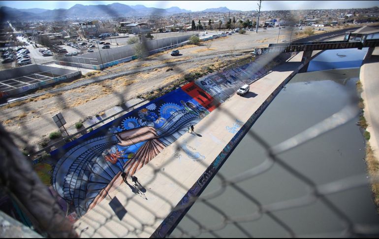 El mural retrata los lazos de las culturas de ambos países en la búsqueda de nuevas oportunidades. EFE/L. Torres