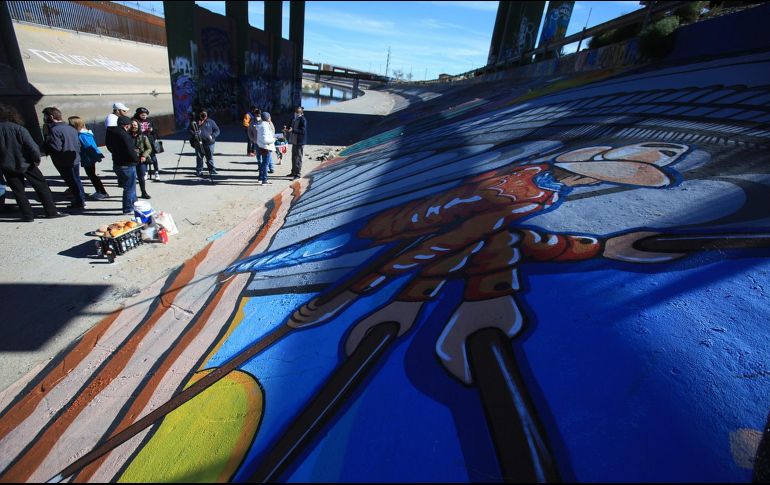 El mural retrata los lazos de las culturas de ambos países en la búsqueda de nuevas oportunidades. EFE/L. Torres