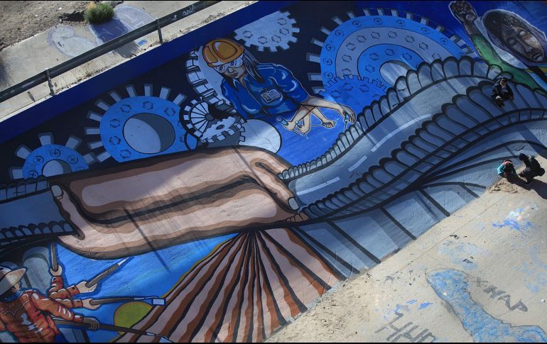 El mural retrata los lazos de las culturas de ambos países en la búsqueda de nuevas oportunidades. EFE/L. Torres