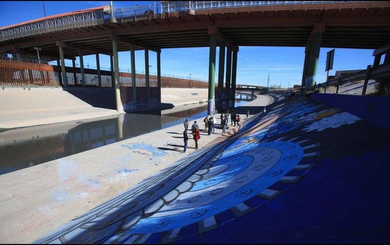 El mural retrata los lazos de las culturas de ambos países en la búsqueda de nuevas oportunidades. EFE/L. Torres