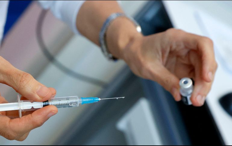 La tercera dosis de la vacuna contra el COVID-19 de la farmacéutica Pfizer será menor en su intervalo, según la disposición de los Estados Unidos. AFP / J. Guez