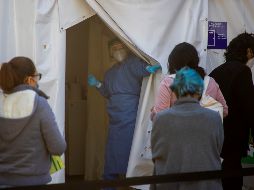 De la cifra de casos, hay 61 mil 477 activos en el país. EFE/M. Hartz