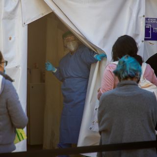 COVID: México supera los cuatro millones de casos mientras contagios suben