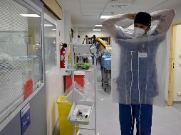 Las normas de aislamiento están provocando escasez de personal en varios sectores. AFP/N. Tucat