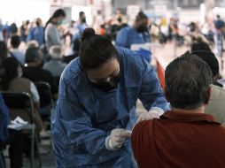 Para recibir la dosis de refuerzo de COVID-19 en la ZMG, es indispensable sacar cita en la plataforma estatal de vacunación. ESPECIAL/SSJ/ARCHIVO