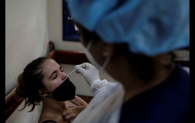 La autorización de los padres, presentes o por escrito, será obligatoria para vacunar a los niños. EFE/A. Lacerda