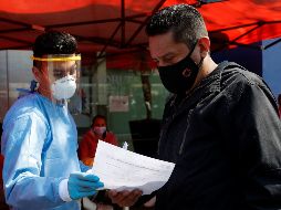 A la fecha se tienen registrados 74 mil 392 casos activos de coronavirus. EFE/A. Cruz