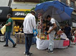 Lemus destacó que les dará alternativas a los comerciantes informales para que puedan trabajar,. EL INFORMADOR/ARCHIVO