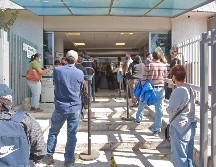 Las personas más vulnerables a ser víctimas de estos coyotes y “gestores”, son las personas adultas mayores. EL INFORMADOR/A. Camacho