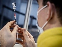 En Jalisco hay alrededor de 160 mil docentes que recibirán la dosis de refuerzo. EFE/R. De Waal