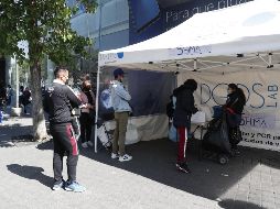 Tras las fiestas decembrinas, la demanda de pruebas para detectar el COVID se ha disparado. EFE/A. Cruz