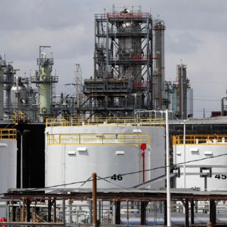 Petróleo tiene cierre al alza