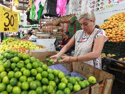 Vendedores informaron que han disminuido las ventas, sobre todo del limón. EL INFORMADOR/ARCHIVO