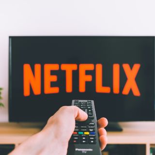 Cuatro series de Netflix con las que puedes aprender inglés
