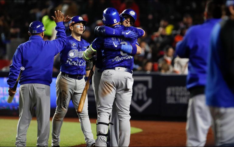 Fernando Flores pegó cuadrangular en la decimoprimera entrada para sellar la victoria de Jalisco, que ahora aventaja 2-1 en la serie semifinal. Los ChaTWITTER/charrosbeisbol