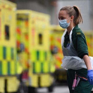 Militares ingleses se suman a tareas anticovid