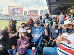 Porra. El ambiente familiar reina en el Palacio Sultán, donde la afición puede disfrutar del rey de los deportes a lo largo de todo el año, gracias a la presencia de la franquicia tanto en verano como en invierno. El Inforador/ M. Navarro