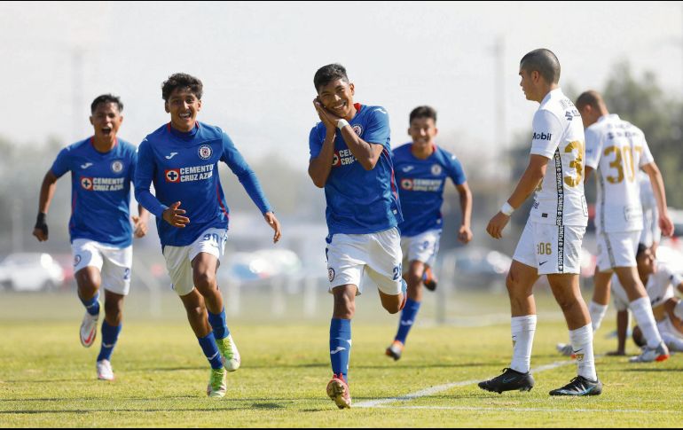 Zadiel Pineda. Muy diferente al “Maguito” el menor de los Pineda se desempeña como defensa lateral. Imago7