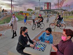 Claudia Rodríguez, de 51 años, fue una de las habitantes que se apropiaron este fin de semana del parque de la glorieta de La Normal, que fue inaugurado el jueves pasado. EL INFORMADOR/A. Camacho