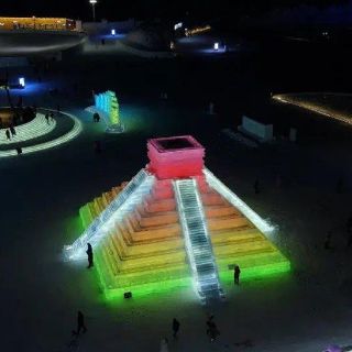 China honra a México con escultura de hielo de la pirámide Kukulkán 