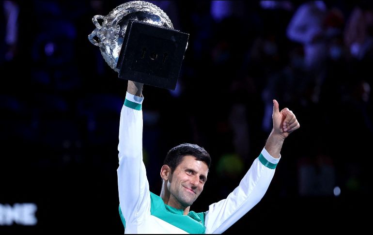 La decisión permitiría a Djokovic participar en el Abierto de Australia que, de ganarlo, se convertiría en su 21 título de Gran Slam y superaría así al suizo Roger Federer y el español Rafael Nadal. AFP / ARCHIVO