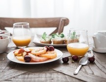 Dale prioridad a tu salud en este nuevo año / Photo by Brooke Lark on Unsplash