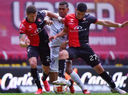 Sobre la partida de Angulo, Nervo dice que 