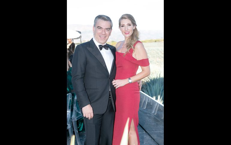 Alejandro González y Nina Lapuente. GENTE BIEN JALISCO/JORGE SOLTERO