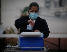 Luego del retraso por el clima en Estados Unidos, ayer lunes arribó a Jalisco la entrega de vacunas contra COVID-19 para proteger con dosis de refuerzo al personal docente del sector público y privado. EL INFORMADOR / ARCHIVO