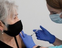 Según la OMS una estrategia de vacunación basada en dosis de refuerzo reiteradas de las primeras vacunas tiene pocas posibilidades de ser apropiada o viable. AP / C. Sokolowski