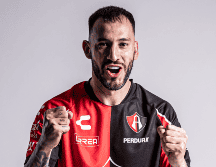 NUEVA ETAPA. Emanuel Aguilera concluye su paso por las Águilas y con los Rojinegros vivirá su tercera experiencia en el futbol mexicano. CORTESÍA/ATLAS